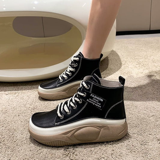 Botas Martin de suela gruesa y caña alta para mujer