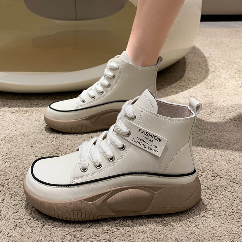 Botas Martin de suela gruesa y caña alta para mujer