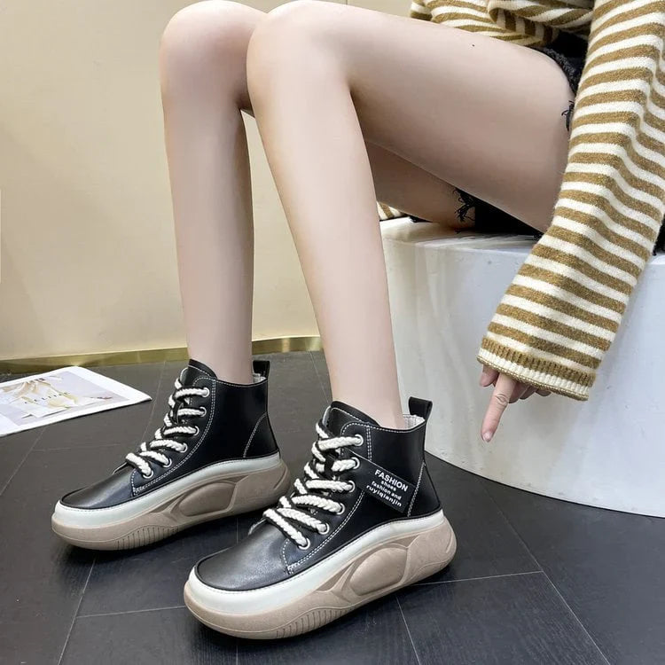Botas Martin de suela gruesa y caña alta para mujer