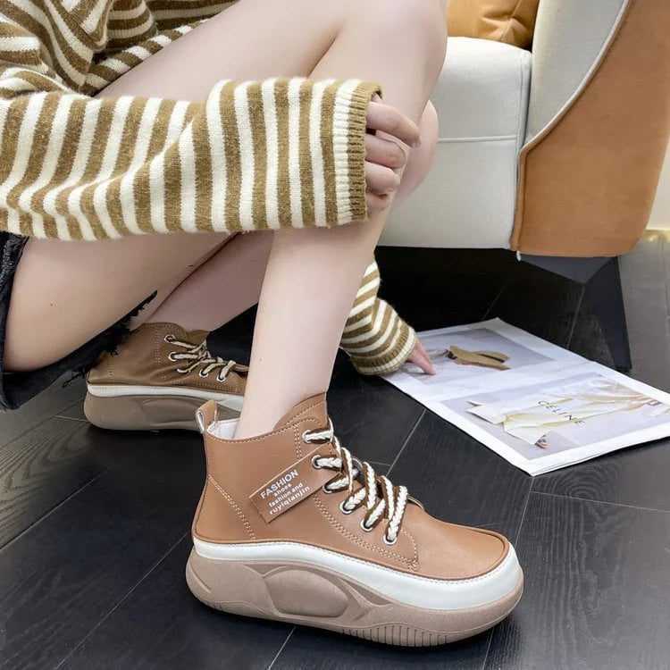 Botas Martin de suela gruesa y caña alta para mujer